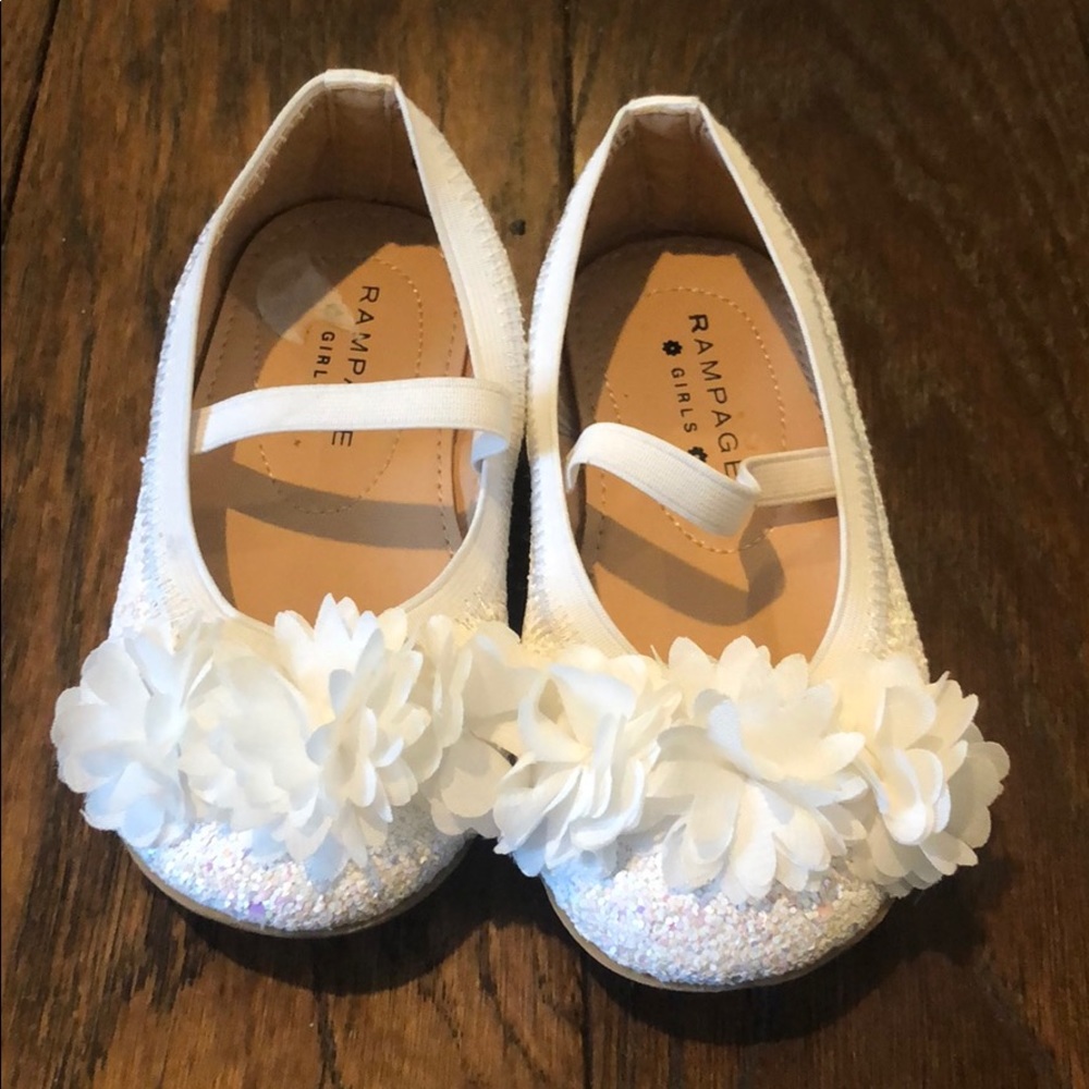 White toddler girl dress shoes